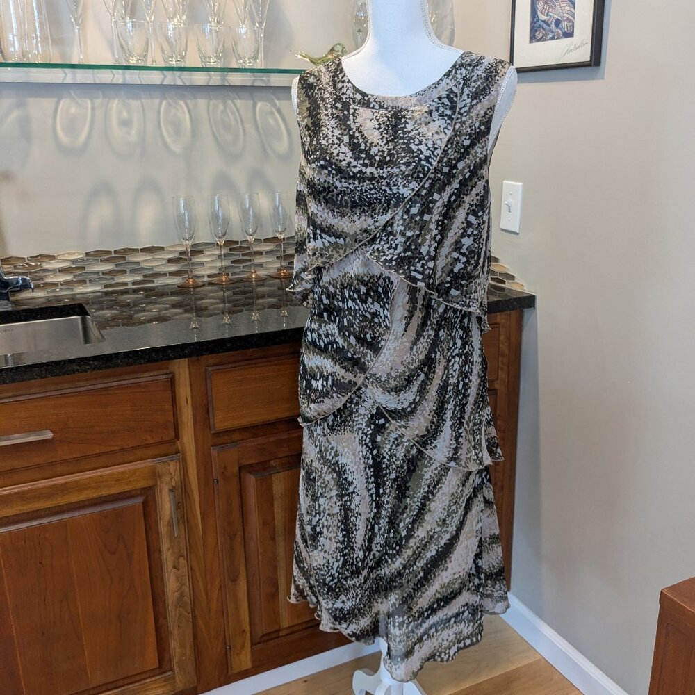 Effortless Elegance: Mark Zunino Printed Tiered Dress (Size M - Taupe Combo)